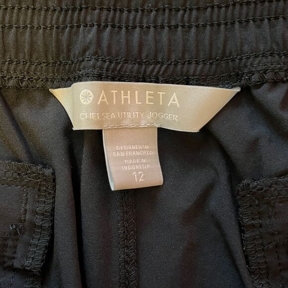 Athleta Chelsea Utility Jogger Sz 12 Black Cargo Gym Mid-Rise Stretch Athleisure - Picture 6 of 15